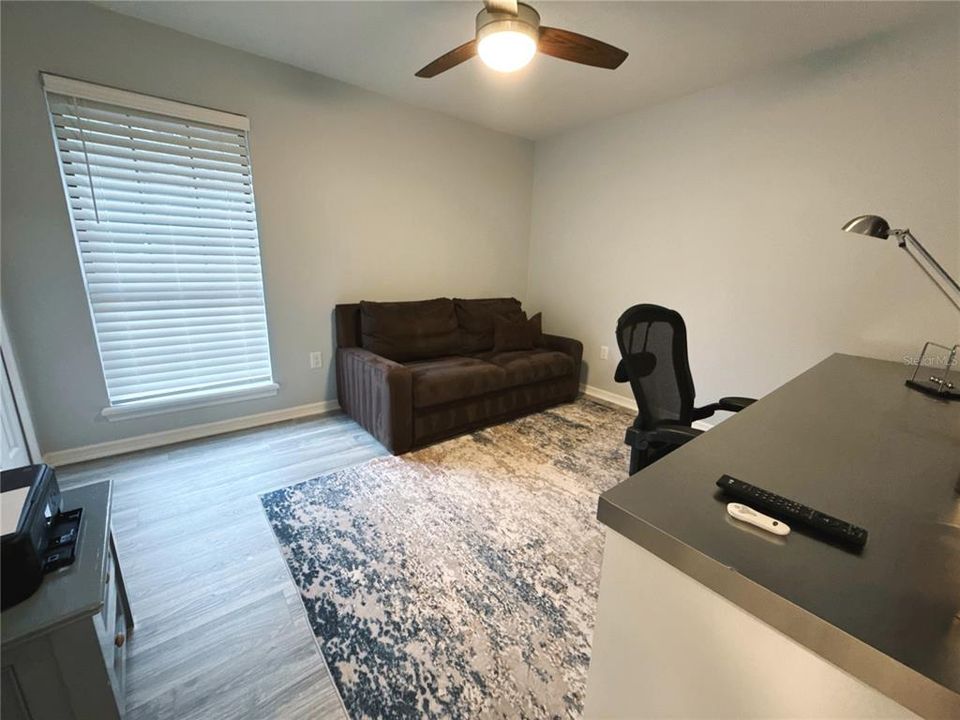 Activo con contrato: $5,900 (4 camas, 2 baños, 2427 Pies cuadrados)