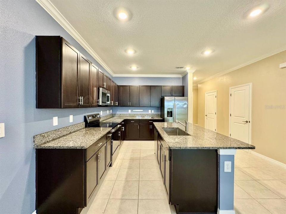 For Rent: $2,300 (3 beds, 2 baths, 1809 Square Feet)