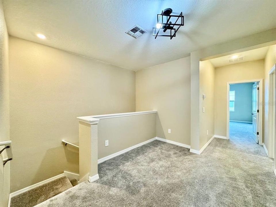 For Rent: $2,300 (3 beds, 2 baths, 1809 Square Feet)