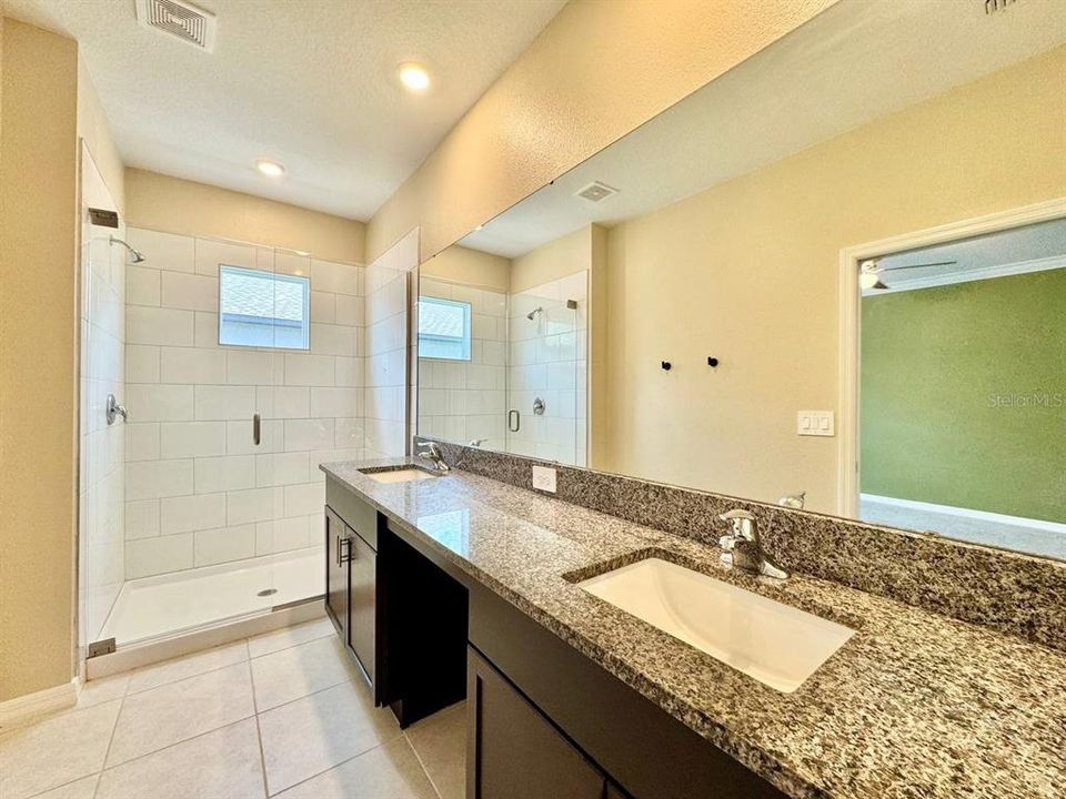 For Rent: $2,300 (3 beds, 2 baths, 1809 Square Feet)