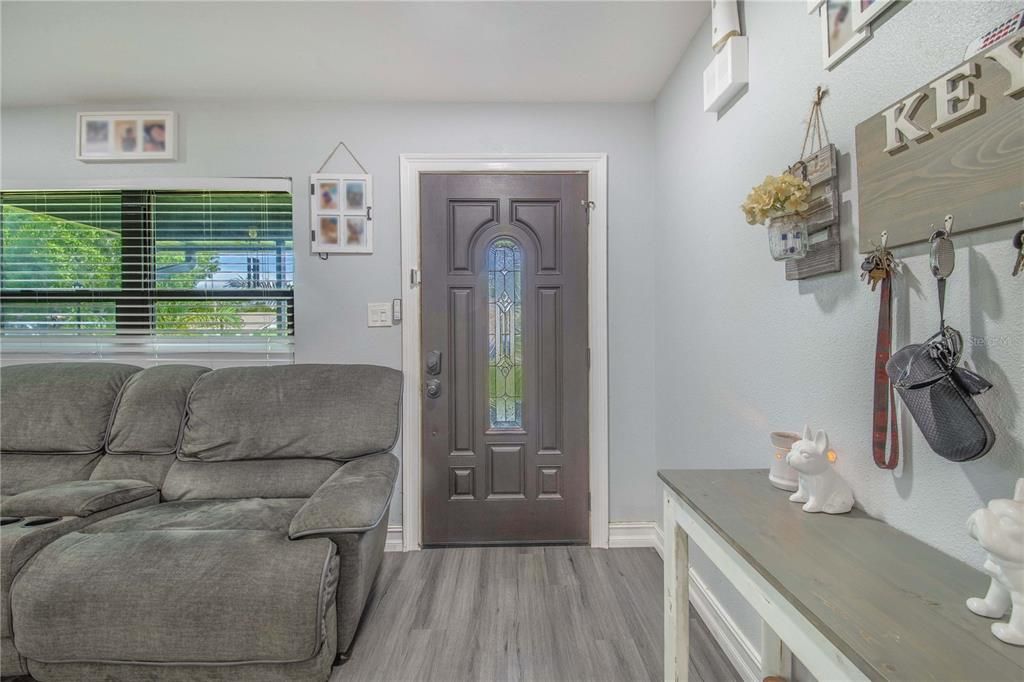 En Venta: $384,900 (4 camas, 2 baños, 1896 Pies cuadrados)