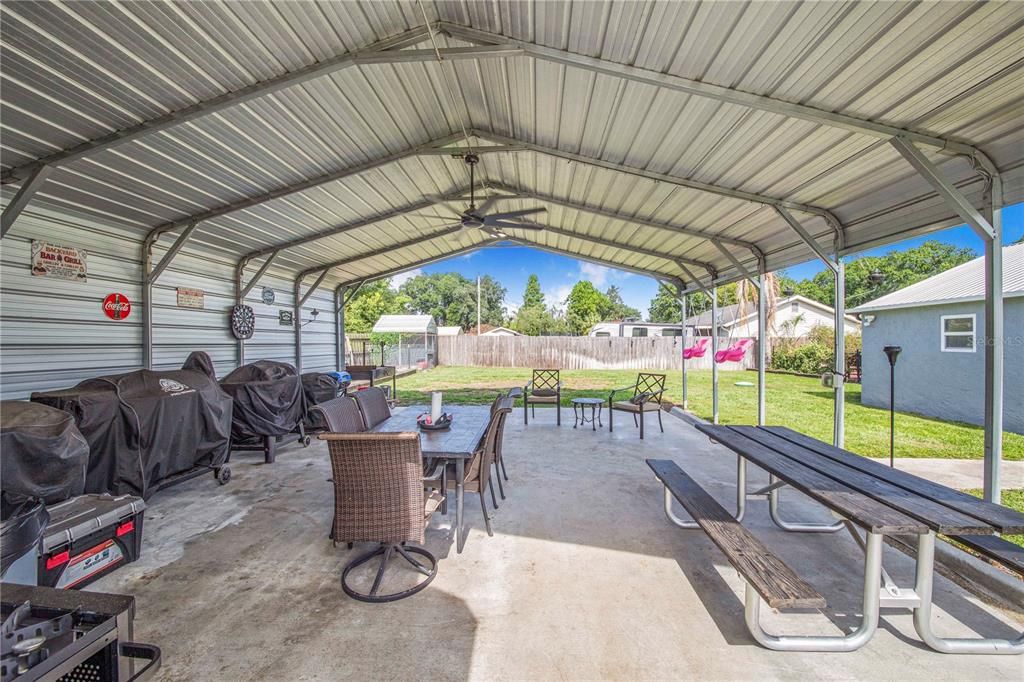 En Venta: $384,900 (4 camas, 2 baños, 1896 Pies cuadrados)