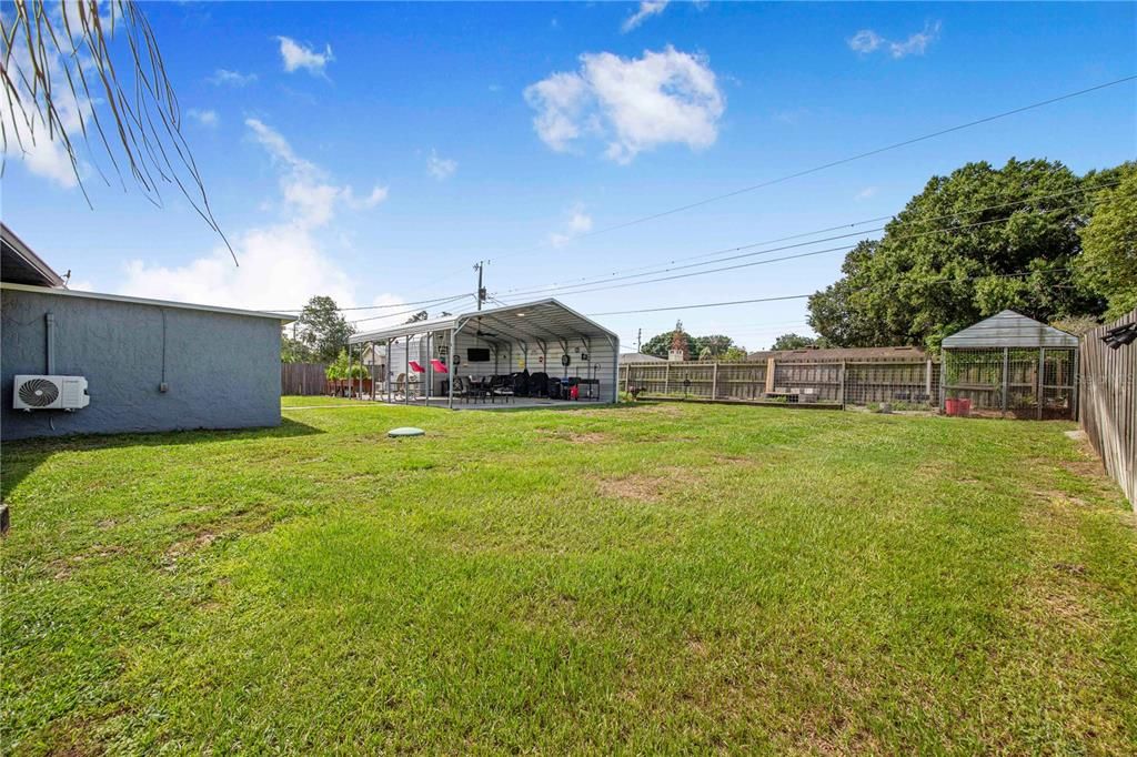 En Venta: $384,900 (4 camas, 2 baños, 1896 Pies cuadrados)