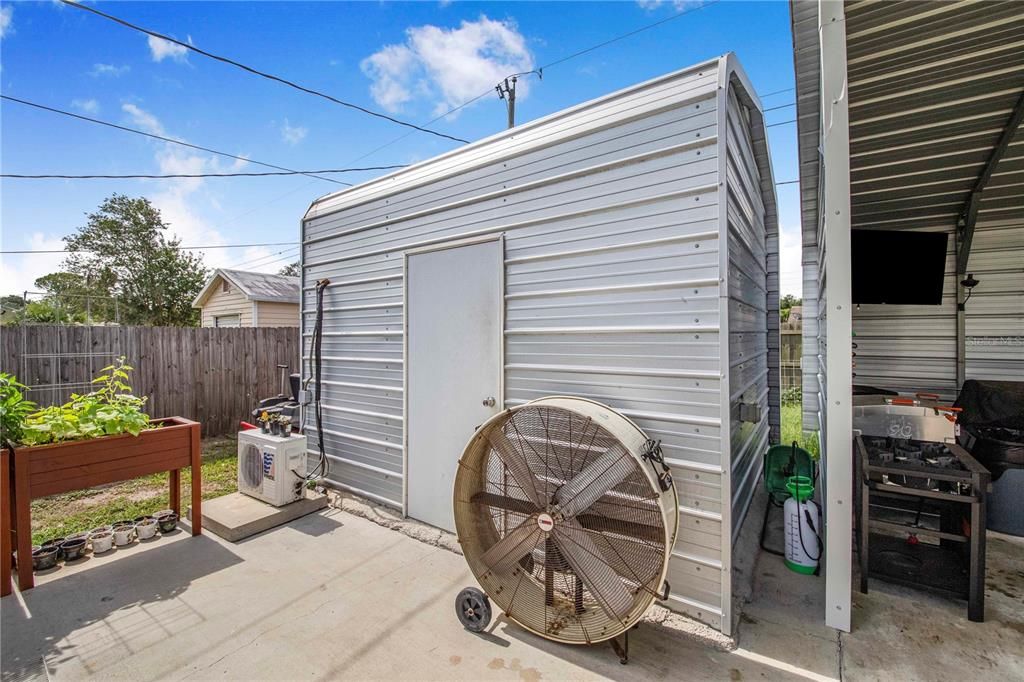 En Venta: $384,900 (4 camas, 2 baños, 1896 Pies cuadrados)