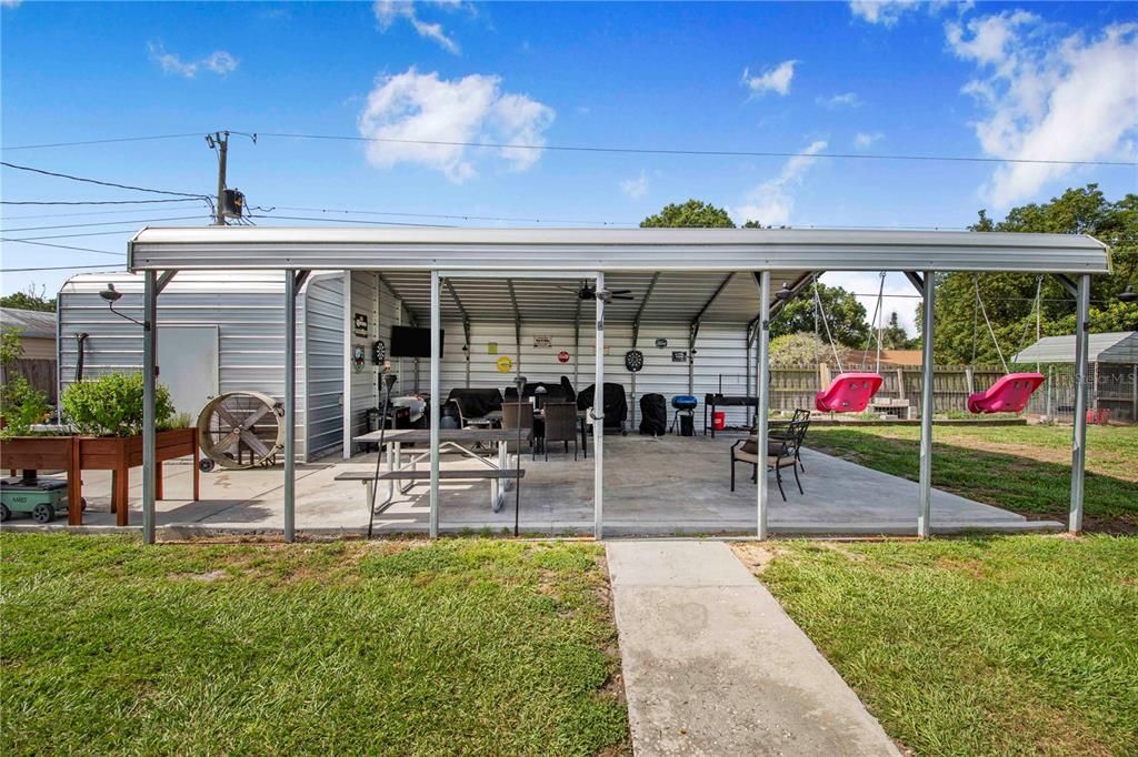 En Venta: $384,900 (4 camas, 2 baños, 1896 Pies cuadrados)