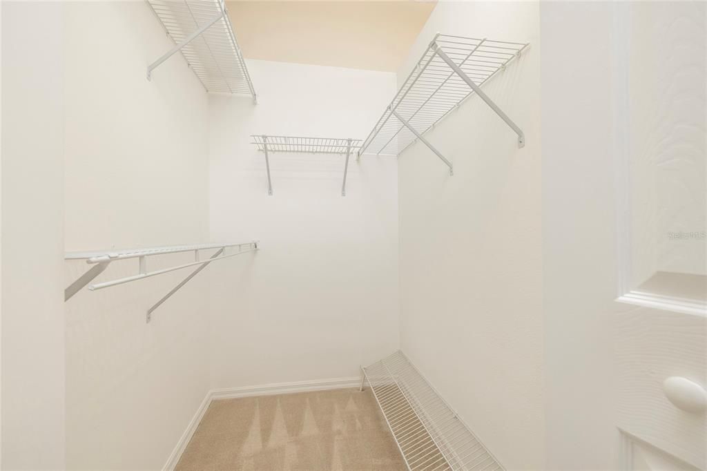 Под контрактом: $445,000 (3 спален, 2 ванн, 1701 Квадратных фут)