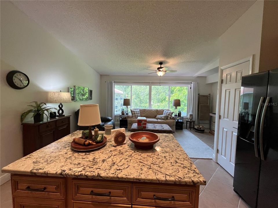 For Sale: $229,000 (2 beds, 2 baths, 1400 Square Feet)