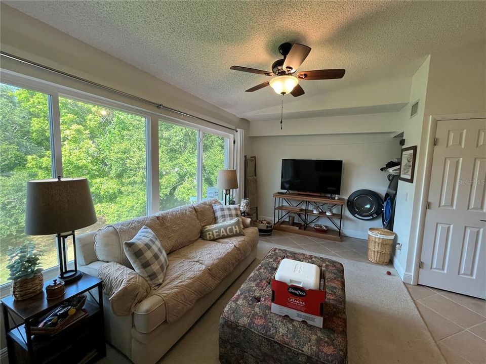 For Sale: $229,000 (2 beds, 2 baths, 1400 Square Feet)