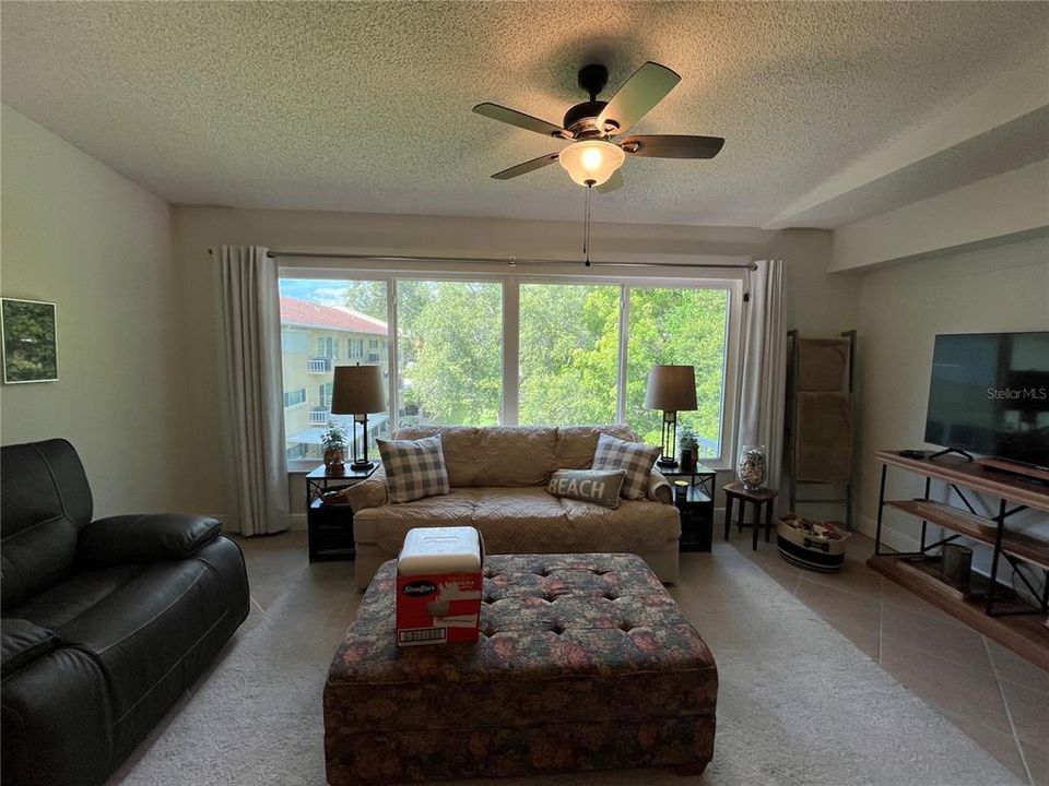 For Sale: $229,000 (2 beds, 2 baths, 1400 Square Feet)