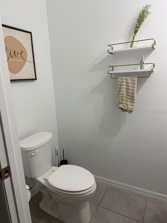 For Rent: $2,400 (3 beds, 2 baths, 1868 Square Feet)