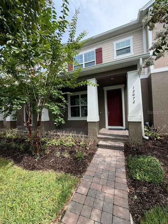 For Rent: $2,400 (3 beds, 2 baths, 1868 Square Feet)