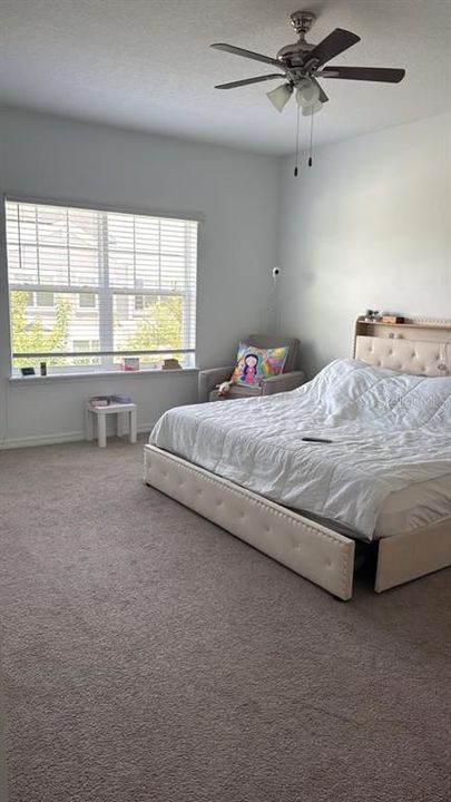 For Rent: $2,400 (3 beds, 2 baths, 1868 Square Feet)