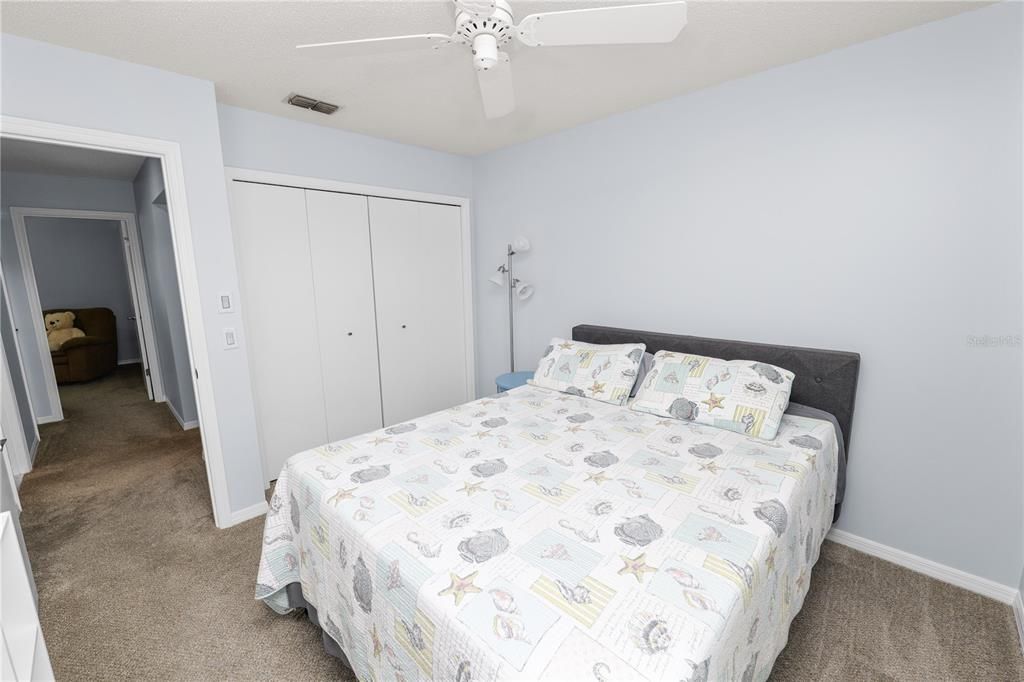 En Venta: $550,000 (4 camas, 2 baños, 2405 Pies cuadrados)