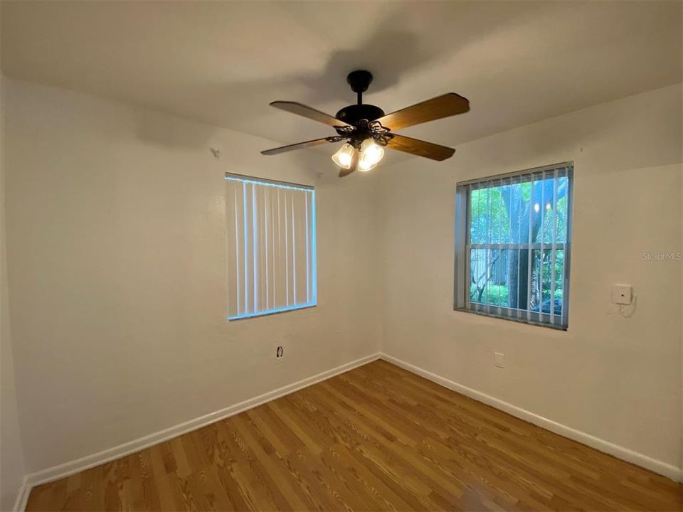 For Rent: $1,450 (2 beds, 1 baths, 1315 Square Feet)