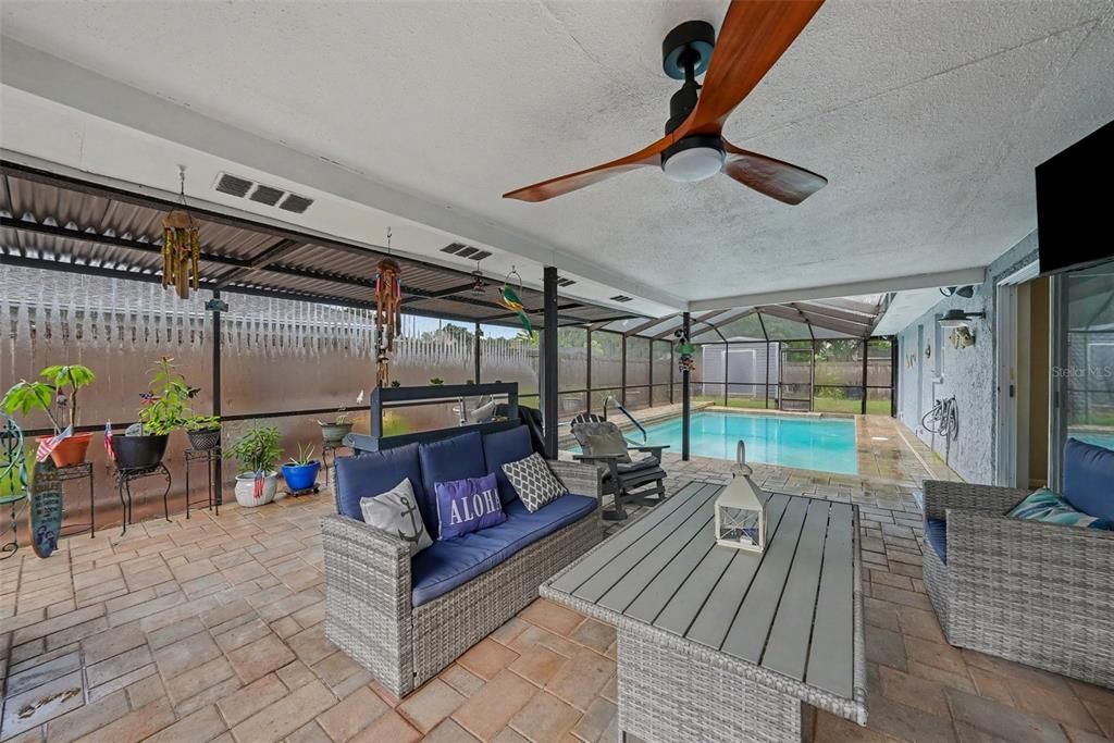 For Sale: $399,900 (3 beds, 2 baths, 1543 Square Feet)