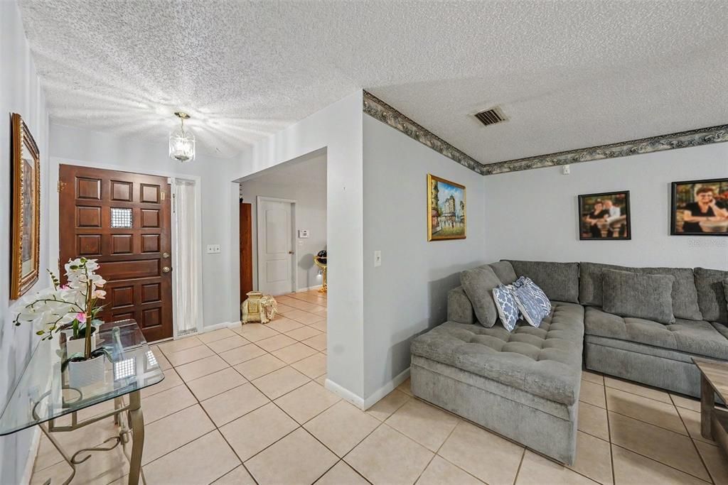 For Sale: $399,900 (3 beds, 2 baths, 1543 Square Feet)