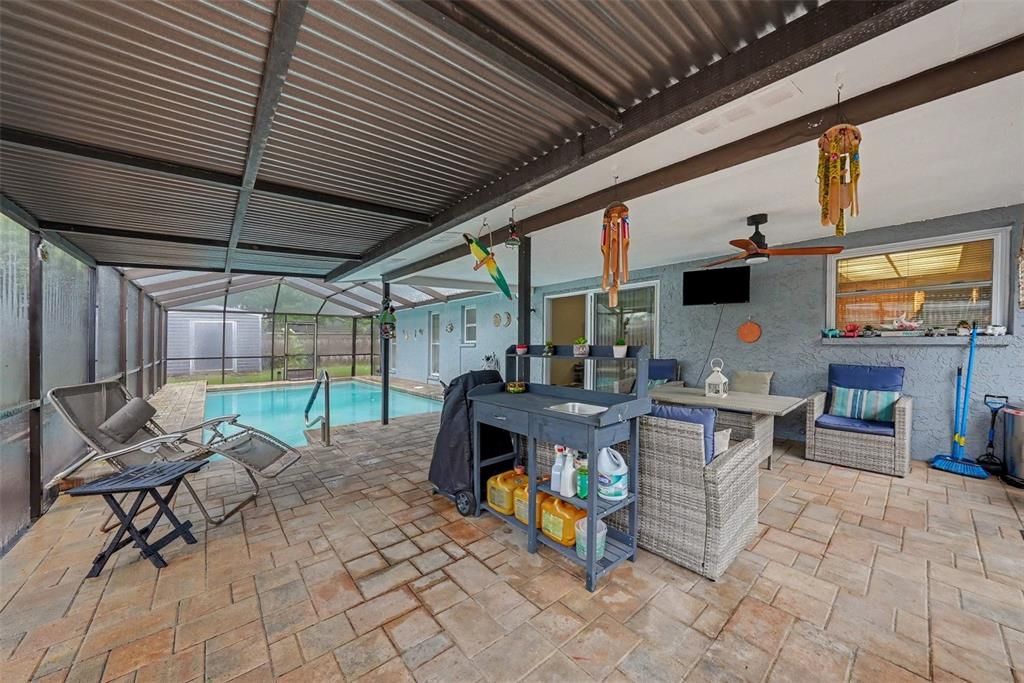 For Sale: $399,900 (3 beds, 2 baths, 1543 Square Feet)