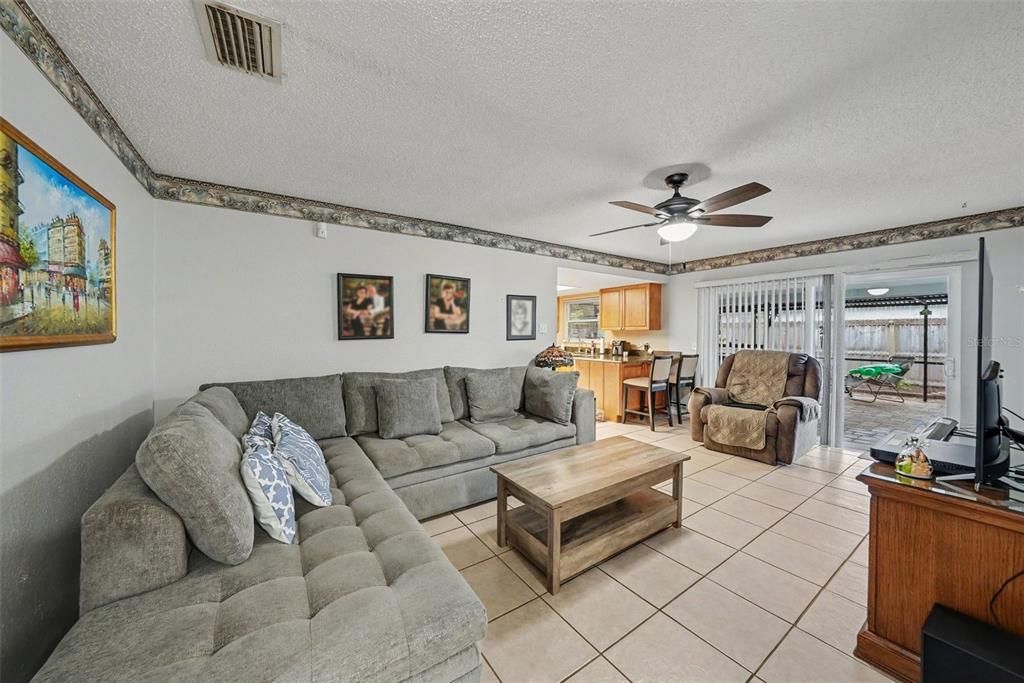 For Sale: $399,900 (3 beds, 2 baths, 1543 Square Feet)