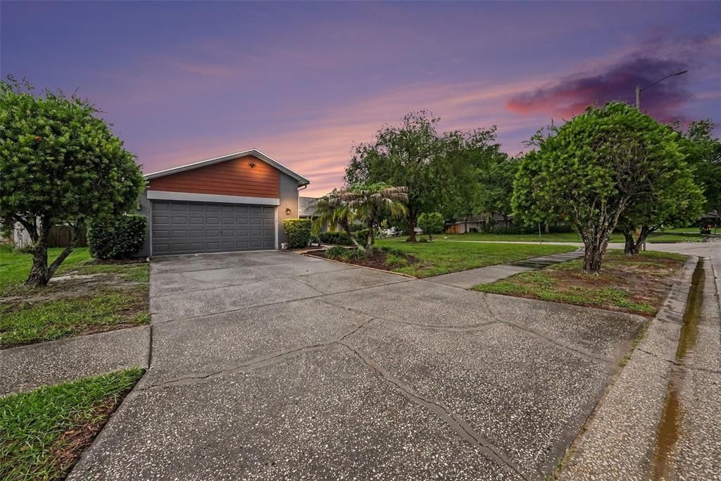 For Sale: $399,900 (3 beds, 2 baths, 1543 Square Feet)