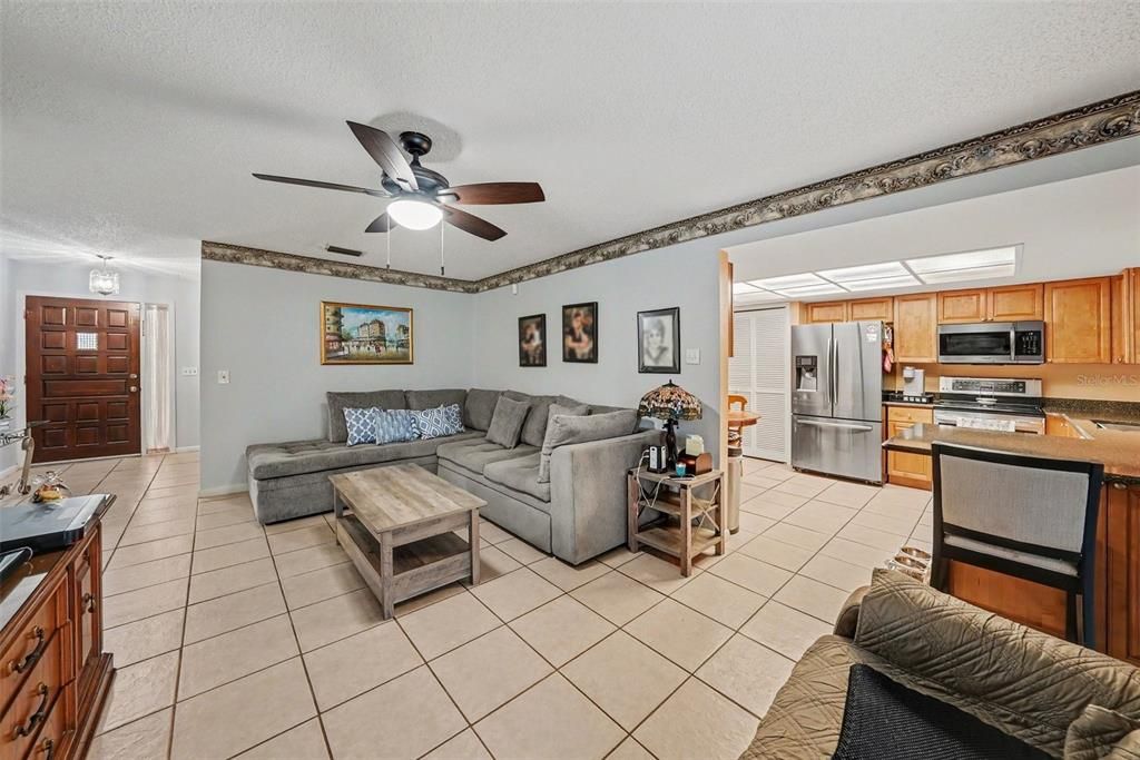 For Sale: $399,900 (3 beds, 2 baths, 1543 Square Feet)