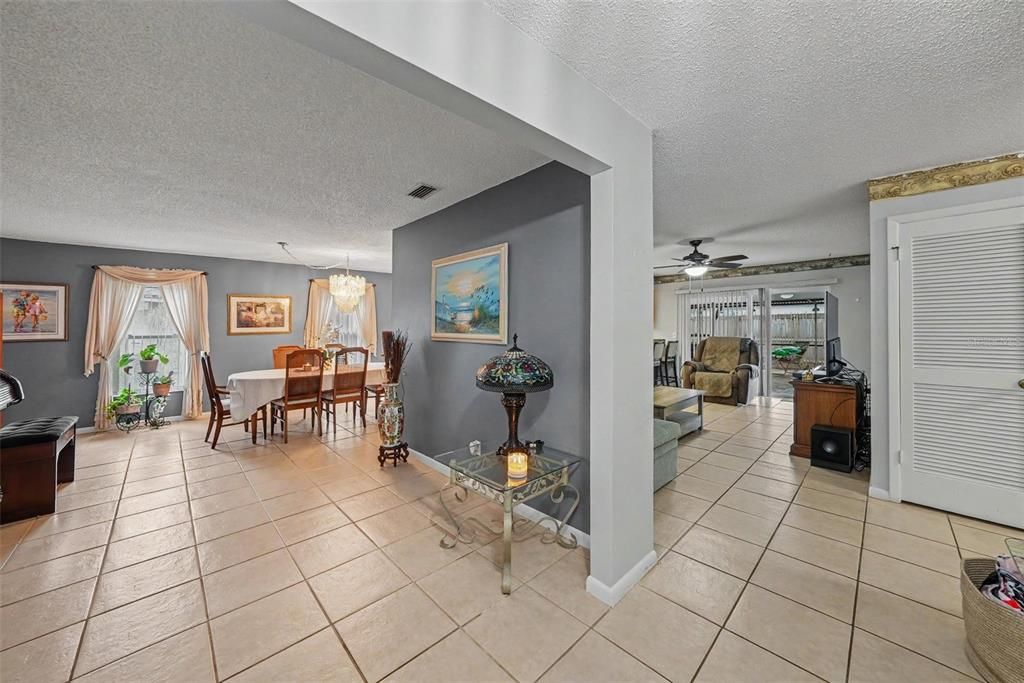 For Sale: $399,900 (3 beds, 2 baths, 1543 Square Feet)