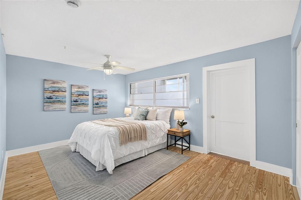 For Sale: $225,000 (1 beds, 1 baths, 606 Square Feet)
