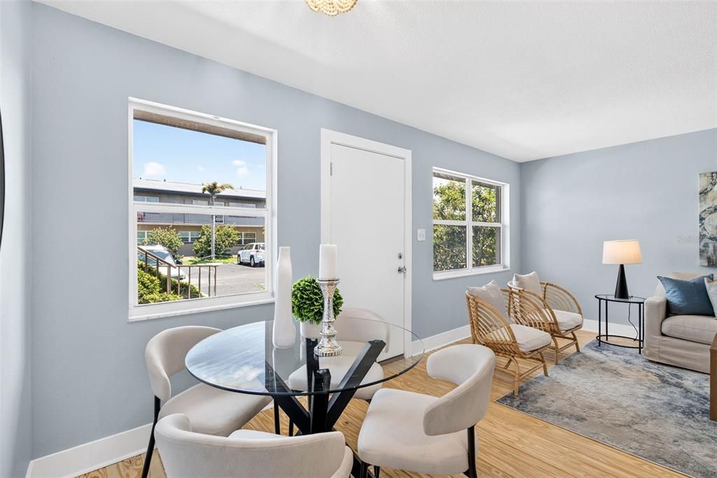 For Sale: $225,000 (1 beds, 1 baths, 606 Square Feet)