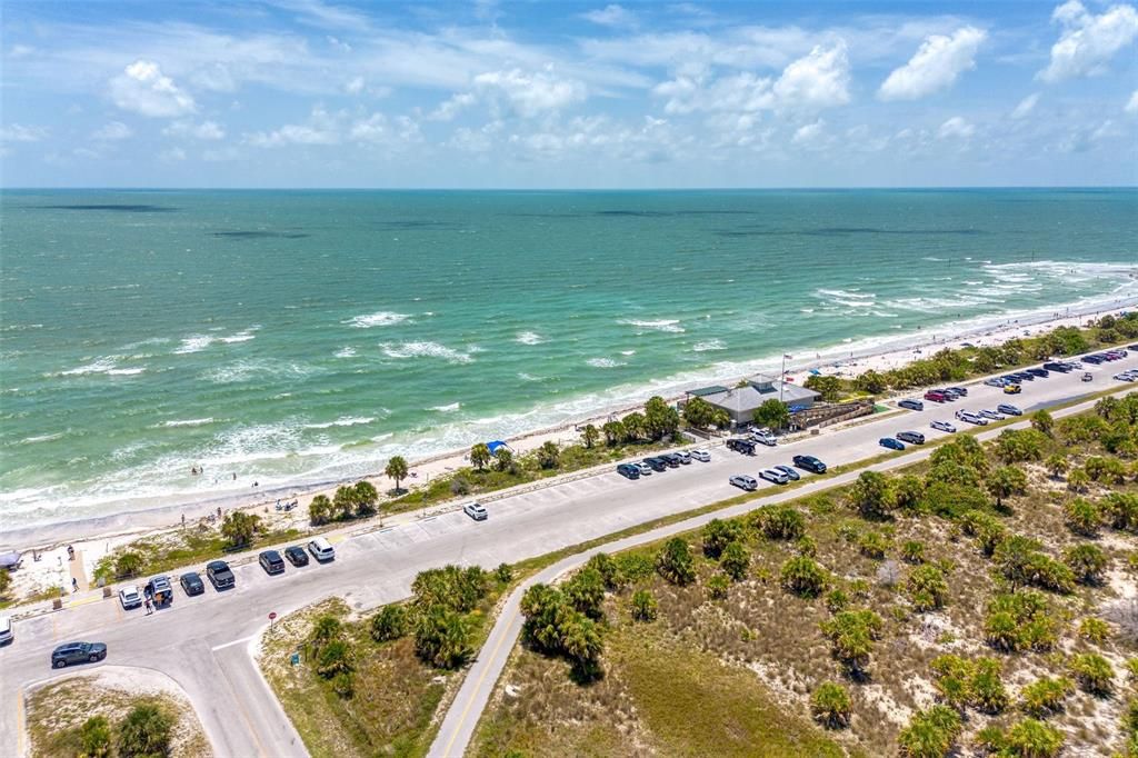 For Sale: $225,000 (1 beds, 1 baths, 606 Square Feet)