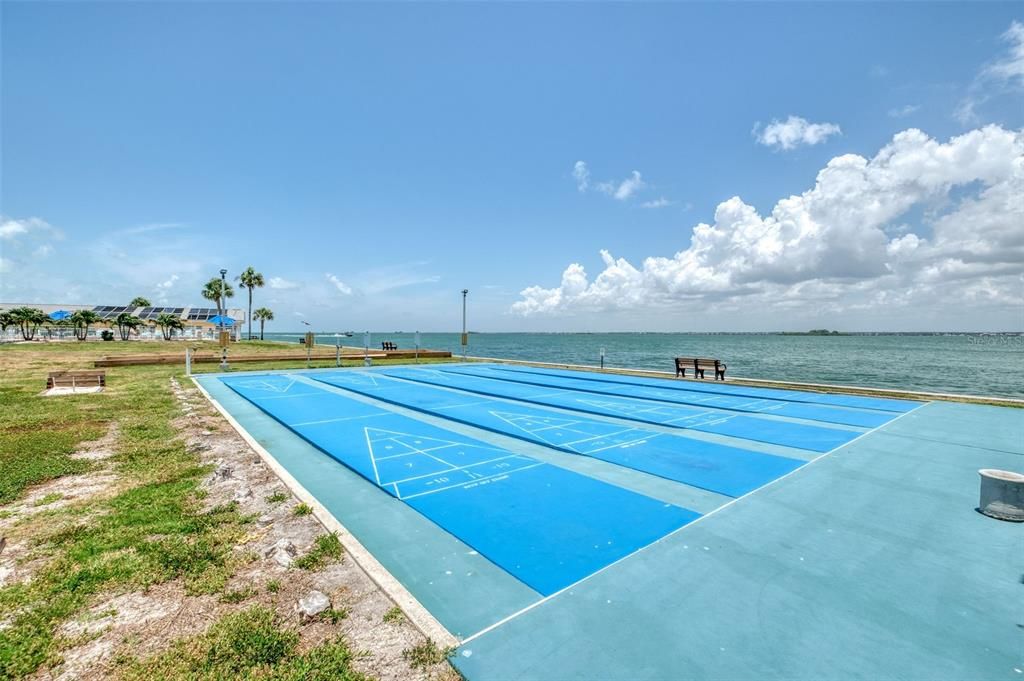 For Sale: $225,000 (1 beds, 1 baths, 606 Square Feet)