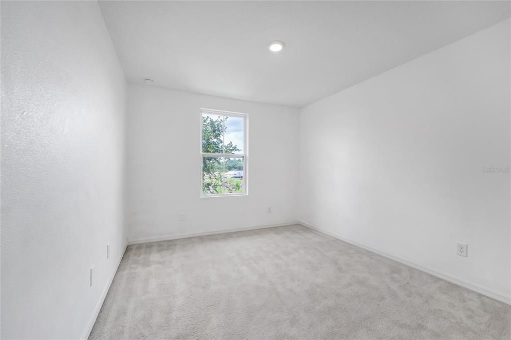 For Sale: $299,900 (3 beds, 2 baths, 1682 Square Feet)