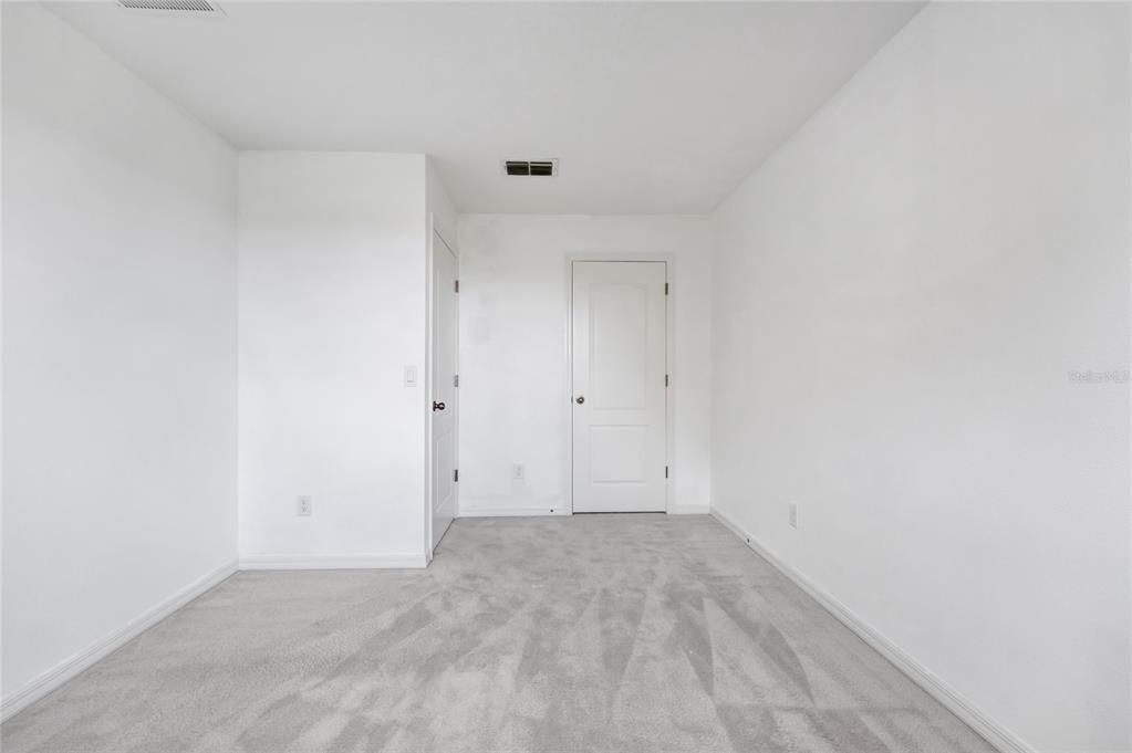 For Sale: $299,900 (3 beds, 2 baths, 1682 Square Feet)