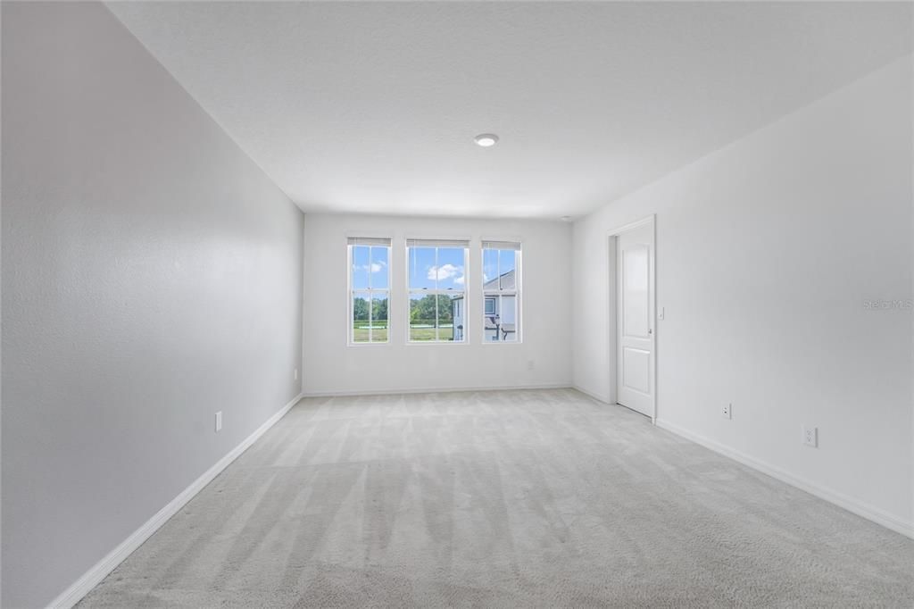 For Sale: $299,900 (3 beds, 2 baths, 1682 Square Feet)