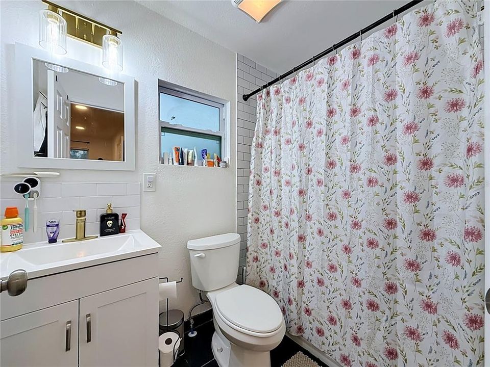 For Sale: $389,000 (2 beds, 0 baths, 1040 Square Feet)