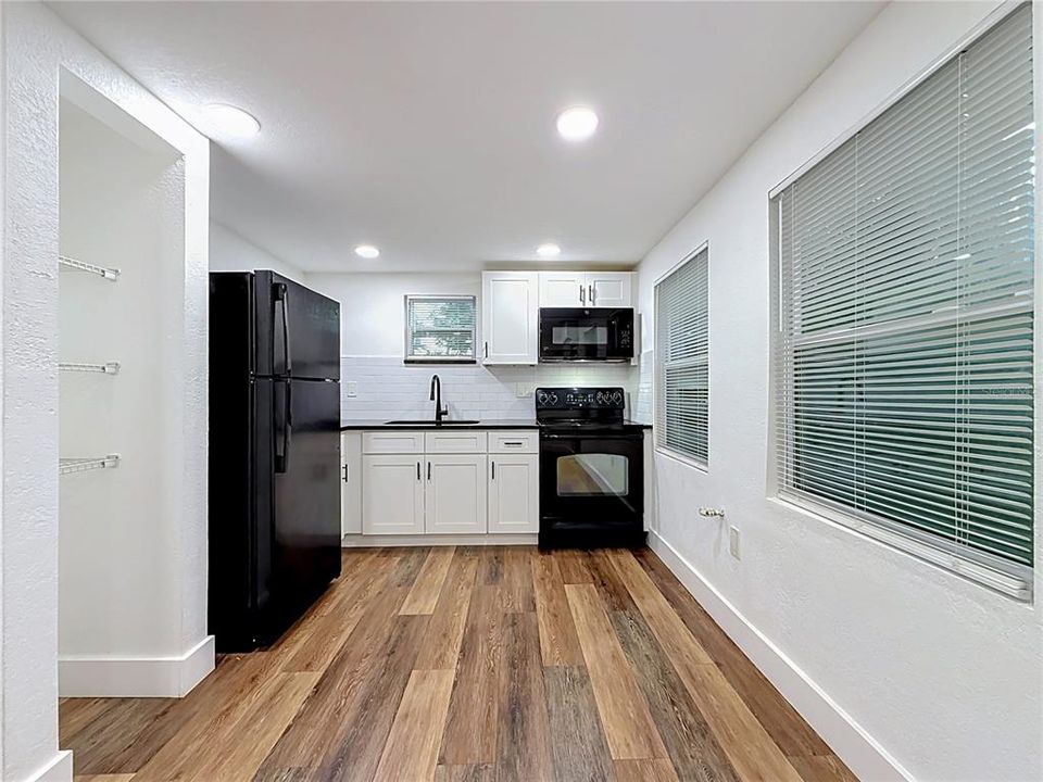 For Sale: $389,000 (2 beds, 0 baths, 1040 Square Feet)