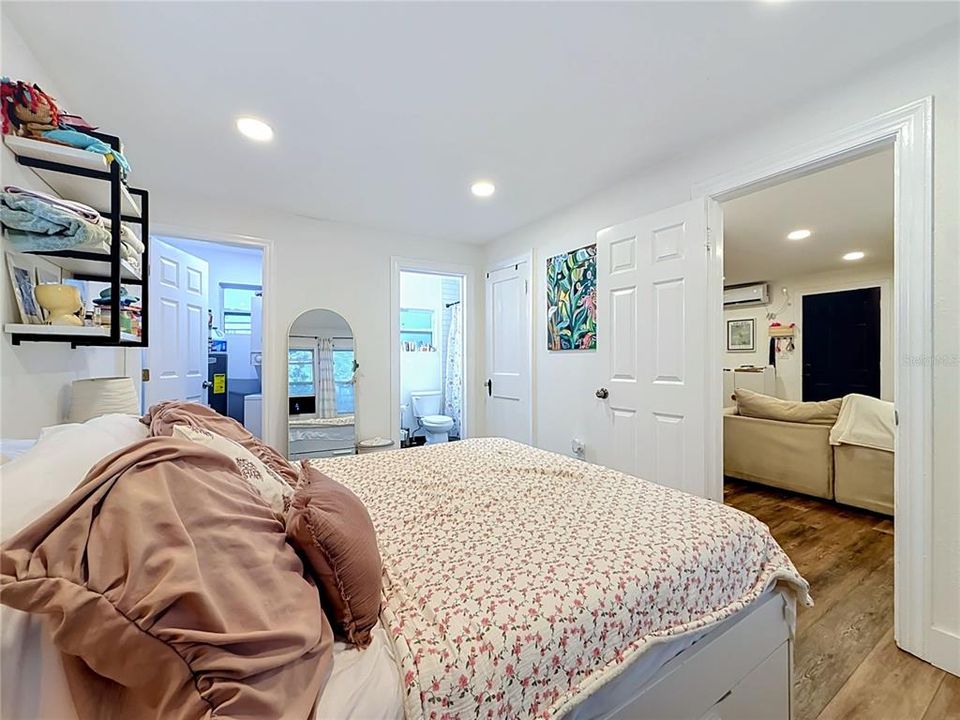 For Sale: $389,000 (2 beds, 0 baths, 1040 Square Feet)