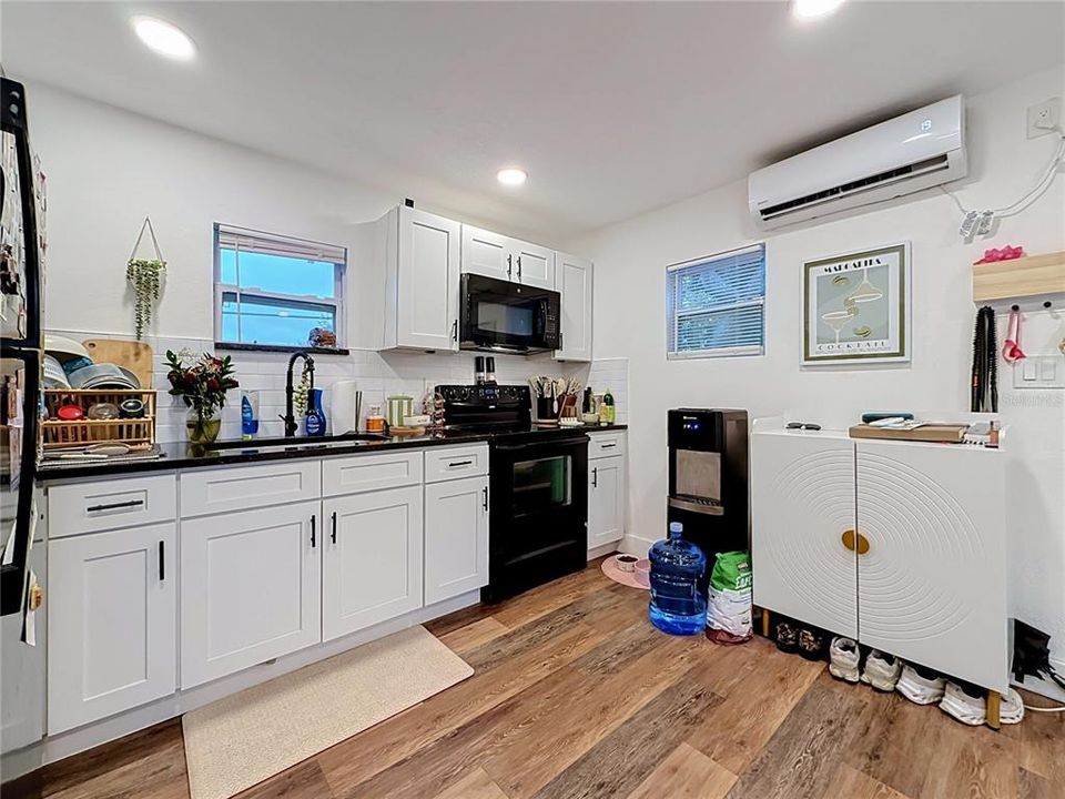 For Sale: $389,000 (2 beds, 0 baths, 1040 Square Feet)