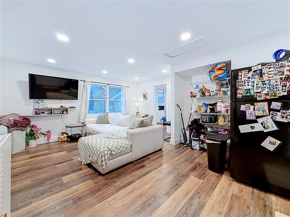 For Sale: $389,000 (2 beds, 0 baths, 1040 Square Feet)