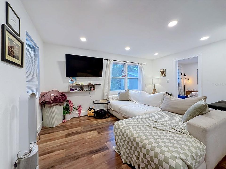 For Sale: $389,000 (2 beds, 0 baths, 1040 Square Feet)