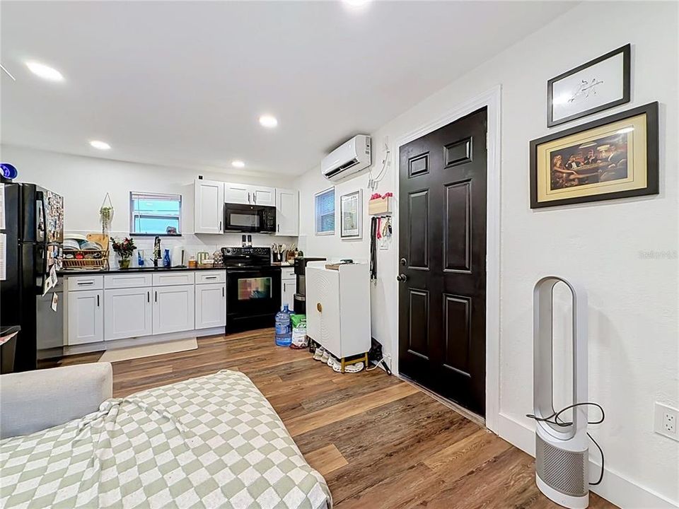 For Sale: $389,000 (2 beds, 0 baths, 1040 Square Feet)