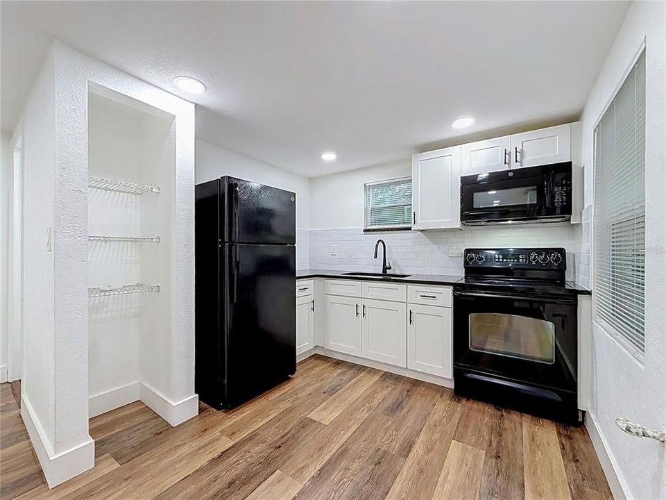 For Sale: $389,000 (2 beds, 0 baths, 1040 Square Feet)