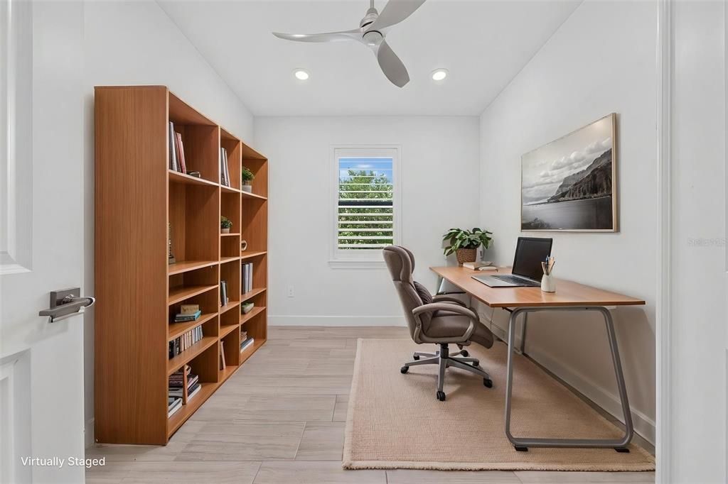 En Venta: $675,000 (3 camas, 2 baños, 2201 Pies cuadrados)