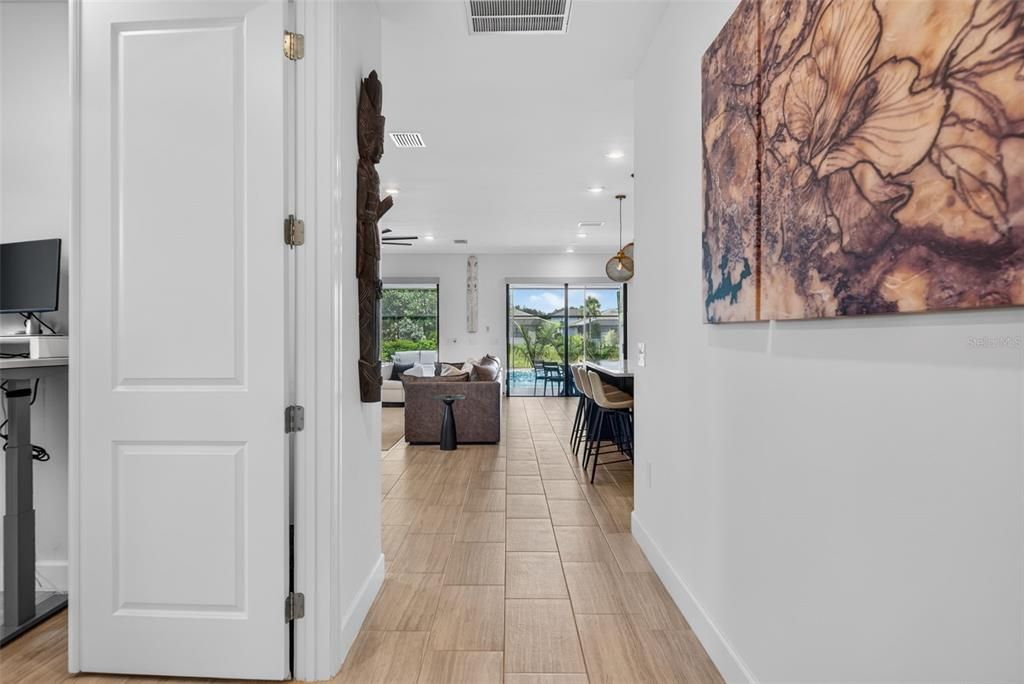 En Venta: $675,000 (3 camas, 2 baños, 2201 Pies cuadrados)