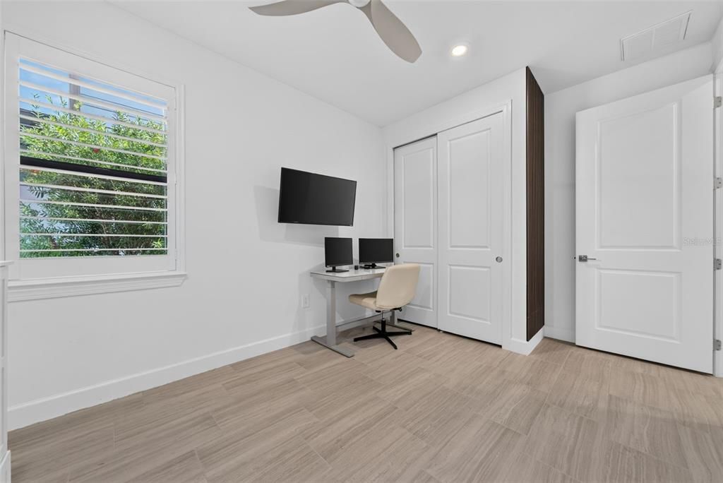 En Venta: $675,000 (3 camas, 2 baños, 2201 Pies cuadrados)