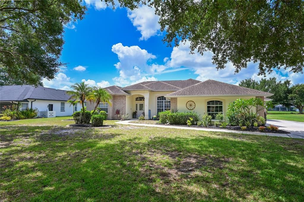 For Sale: $610,000 (4 beds, 3 baths, 2303 Square Feet)