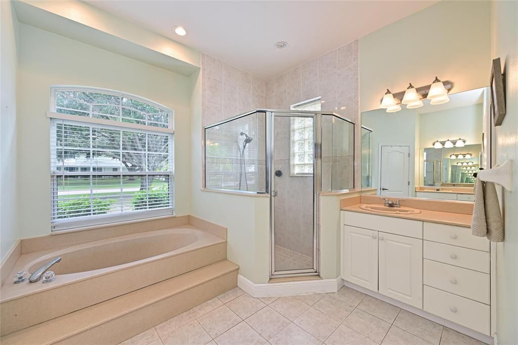For Sale: $610,000 (4 beds, 3 baths, 2303 Square Feet)