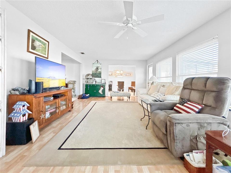 For Sale: $249,000 (2 beds, 2 baths, 1750 Square Feet)
