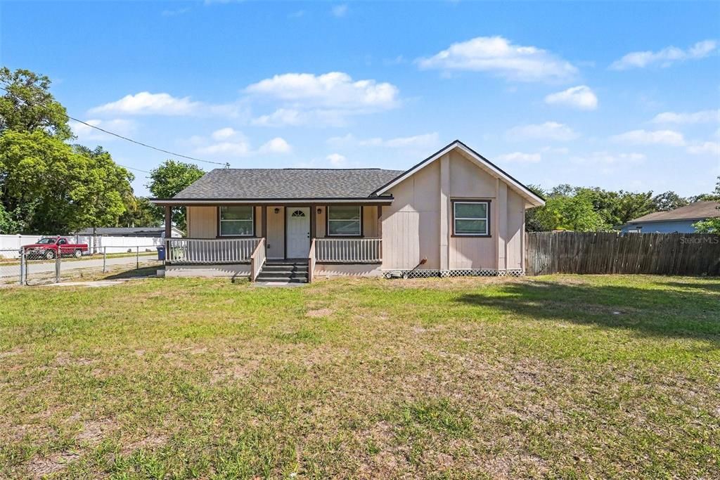 For Sale: $285,000 (3 beds, 2 baths, 1405 Square Feet)