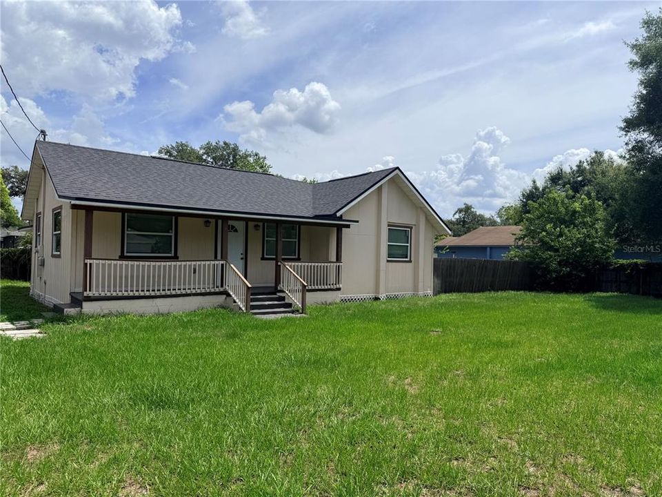For Sale: $285,000 (3 beds, 2 baths, 1405 Square Feet)
