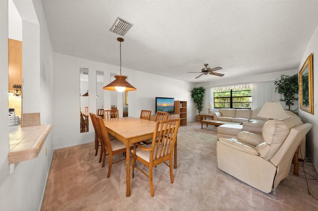 En Venta: $250,000 (3 camas, 2 baños, 1298 Pies cuadrados)