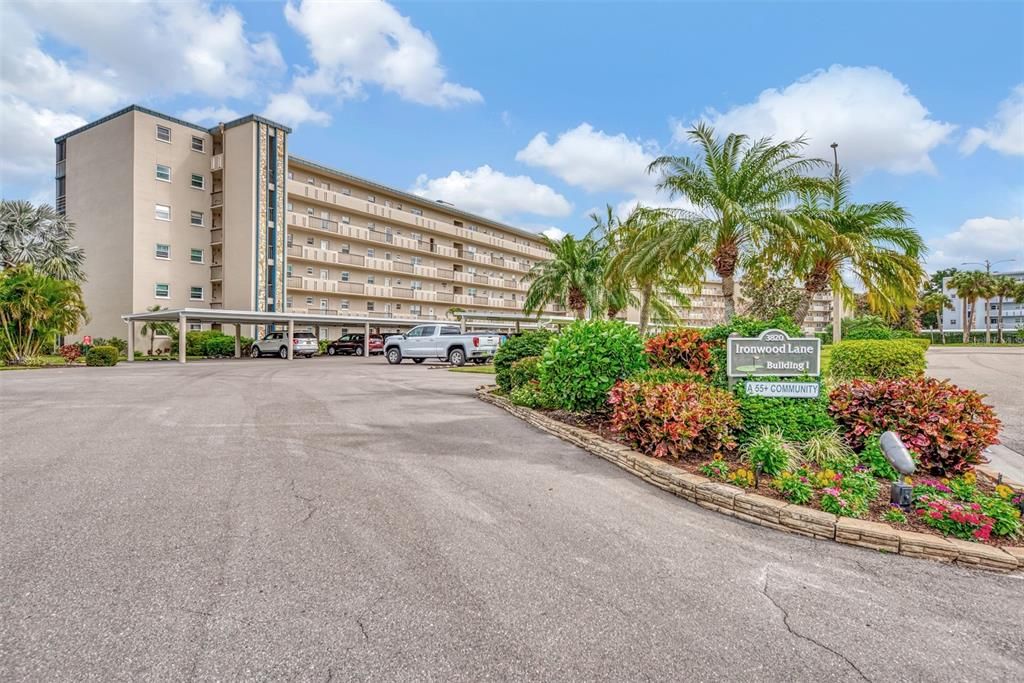For Sale: $214,900 (2 beds, 2 baths, 1008 Square Feet)